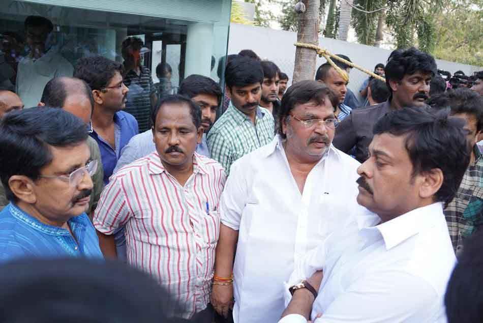 Celebrities Pay Condolences To Ramanaidu