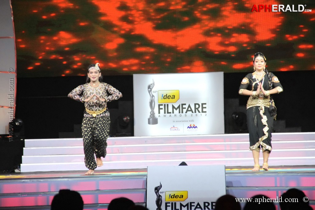 Celebs at 60th Idea Filmfare Awards