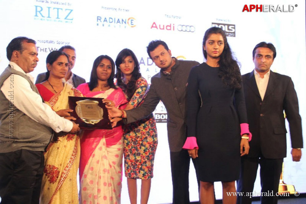 Celebs at Audi Ritz Icon Awards 2013 Photos