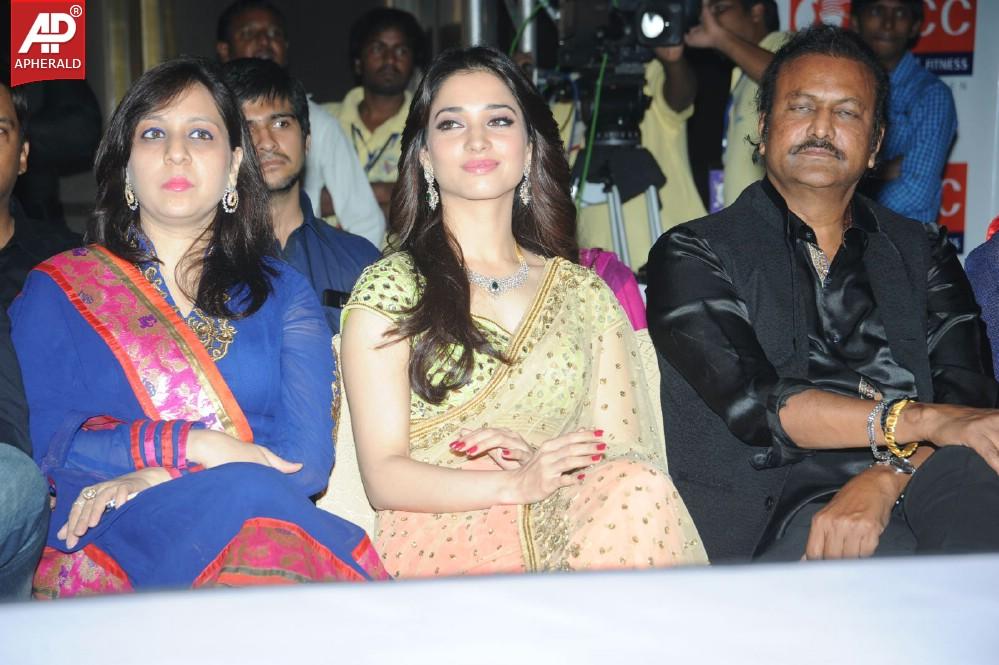 Celebs At GR8 Awards 2013 Photos