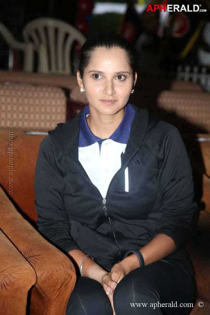 Celebs at Hyderabad 5k Run