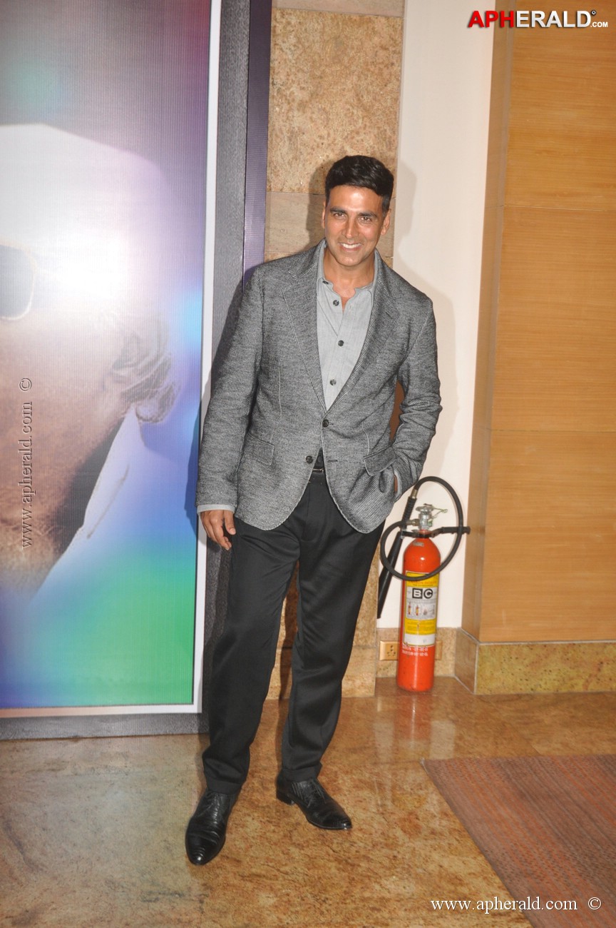 Celebs at Yash Chopra Memorial Awards Pics