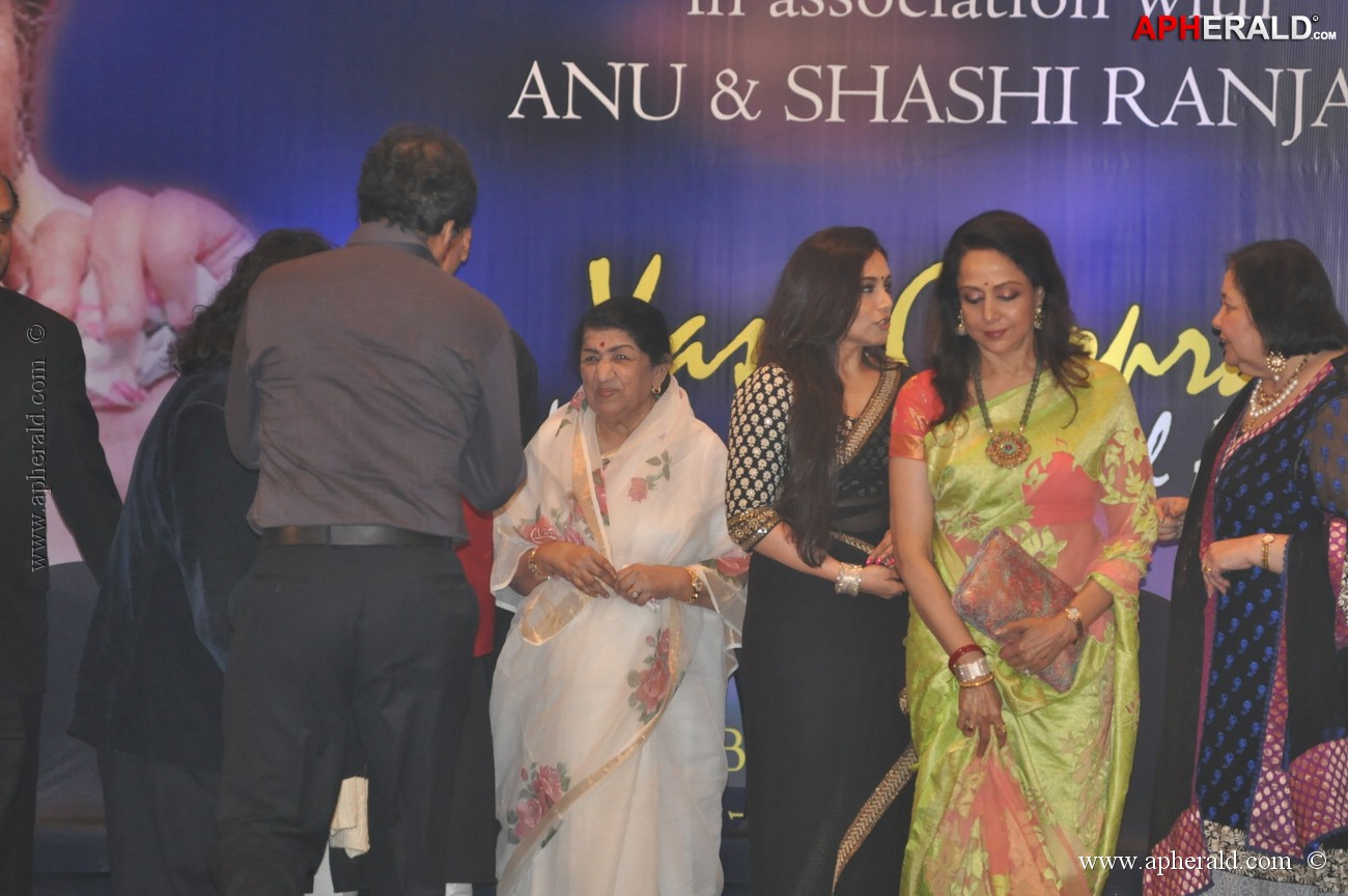 Celebs at Yash Chopra Memorial Awards Pics