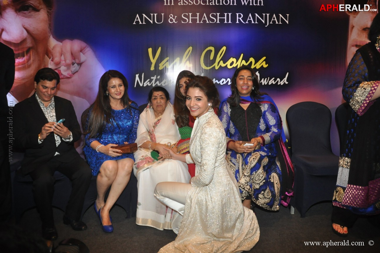 Celebs at Yash Chopra Memorial Awards Pics