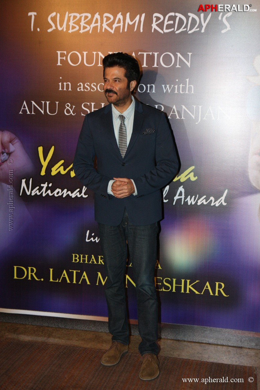 Celebs at Yash Chopra Memorial Awards