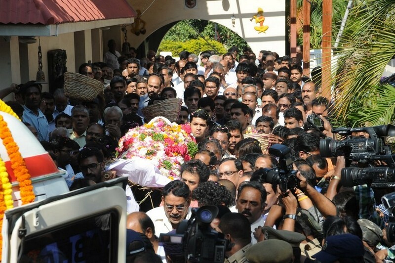 Celebs Condolences to Nandamuri janakiram