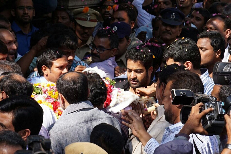 Celebs Condolences to Nandamuri janakiram