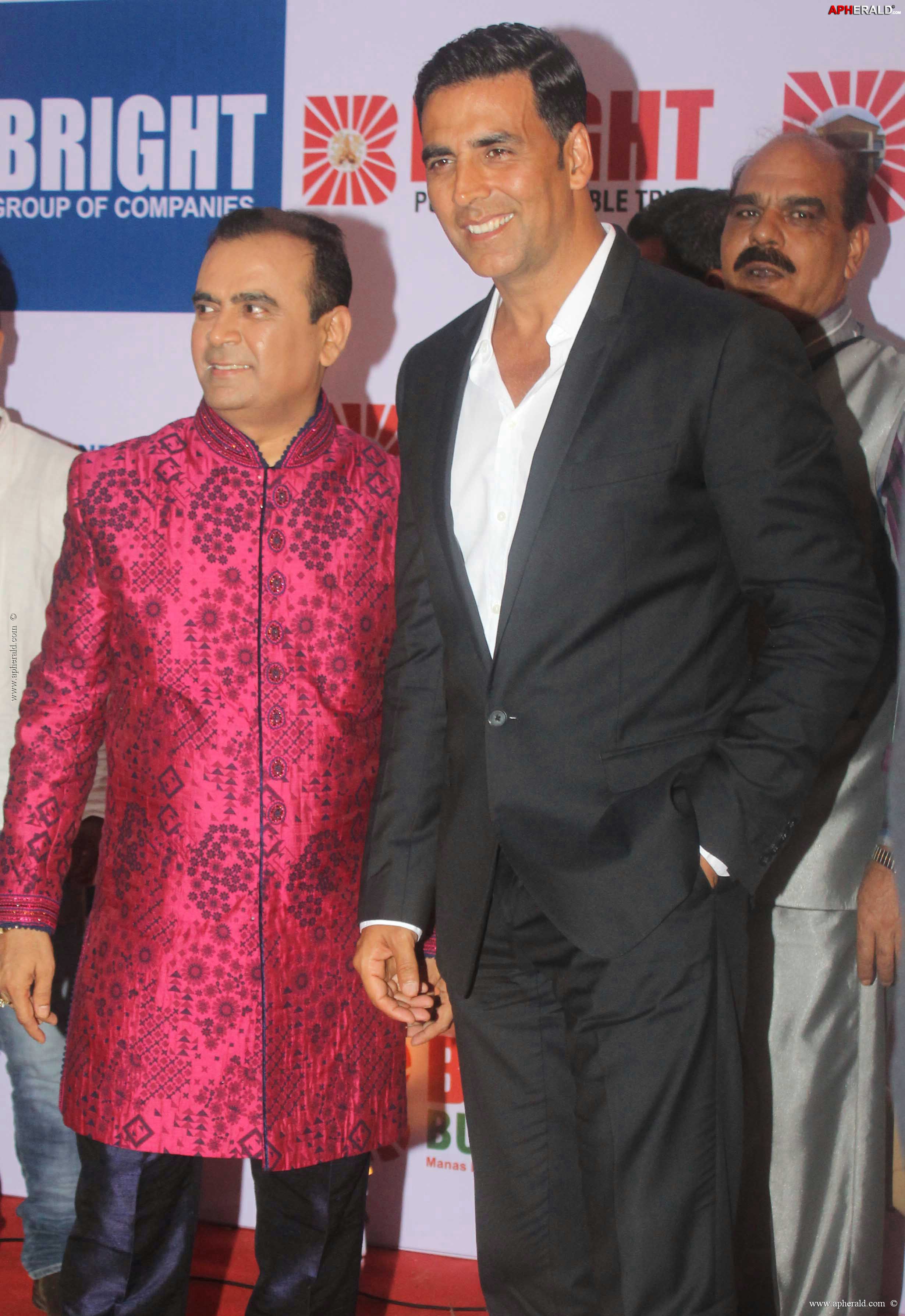 Bolly Celebs At Yogesh Lakhani Birthday Bash
