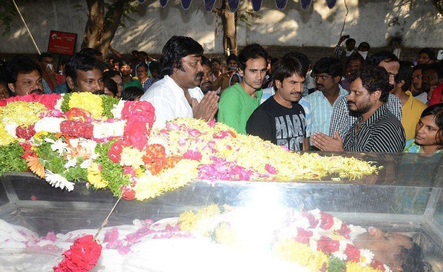 Celebs Pay Homage To M S Narayana