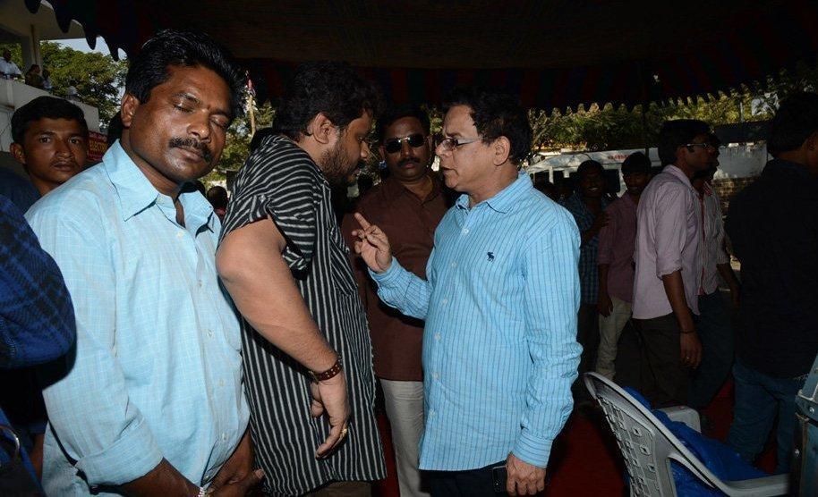 Celebs Pay Homage To M S Narayana