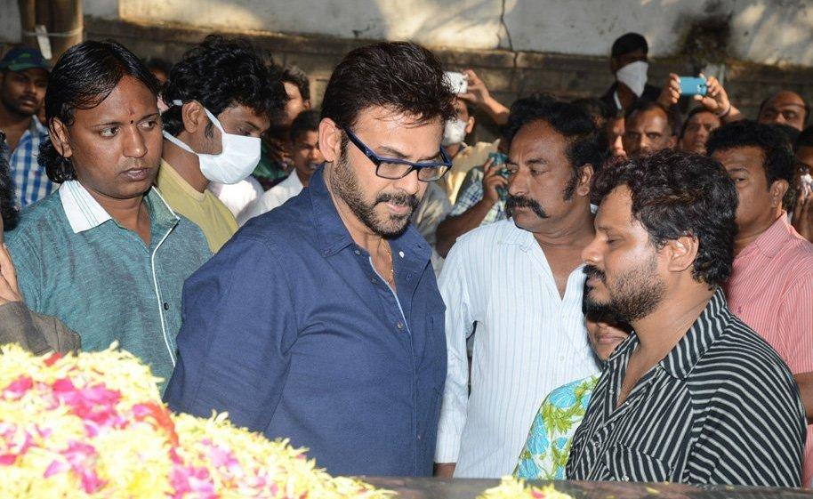 Celebs Pay Homage To M S Narayana