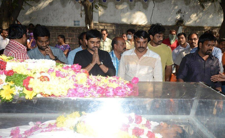 Celebs Pay Homage To M S Narayana