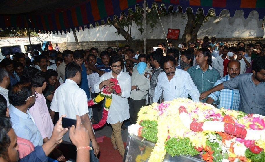 Celebs Pay Homage To M S Narayana