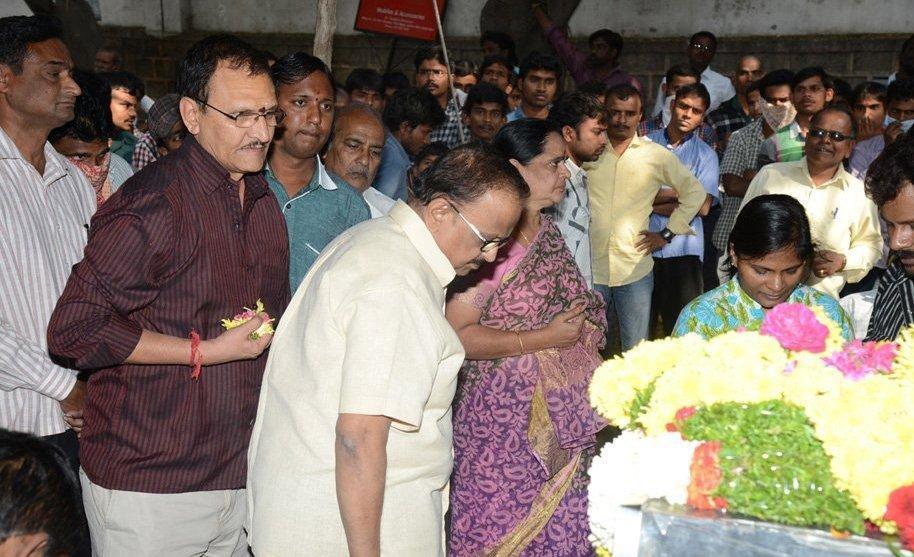 Celebs Pay Homage To M S Narayana