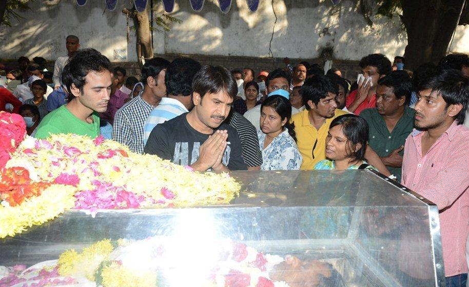 Celebs Pay Homage To M S Narayana