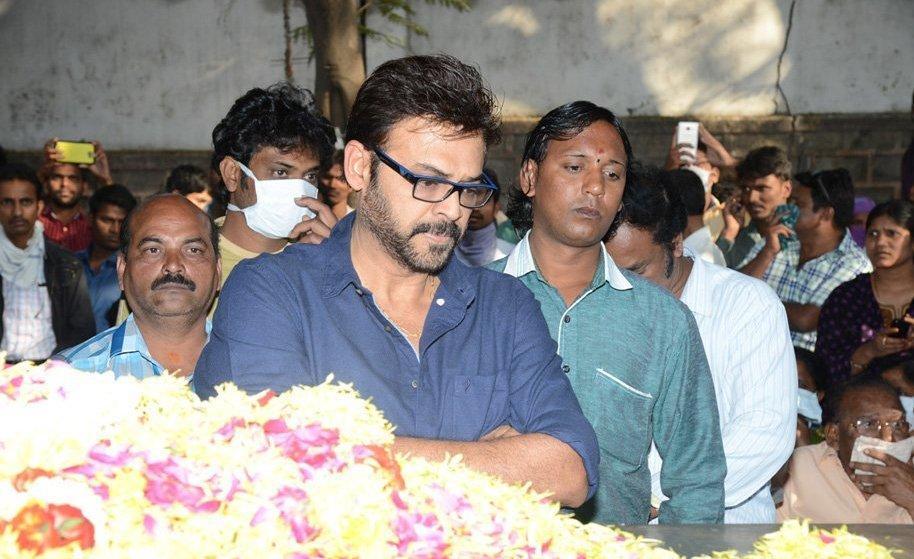 Celebs Pay Homage To M S Narayana