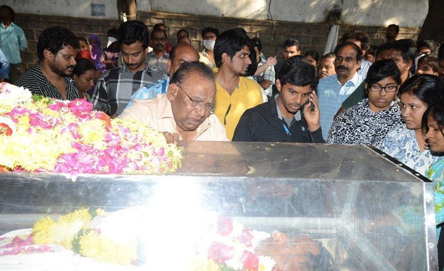 Celebs Pay Homage To M S Narayana