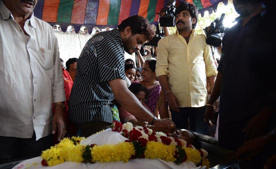 Celebs Pay Homage To M S Narayana