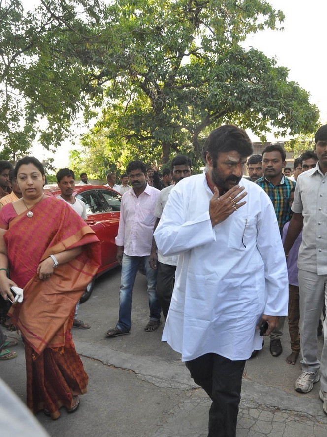 Celebs pay tributes to Nandamuri Janakiram