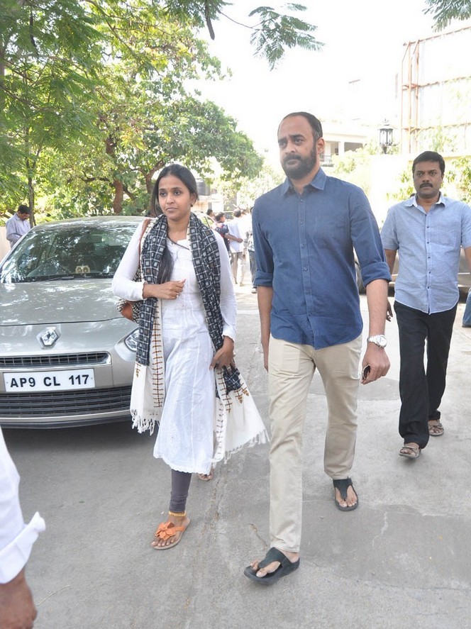 Celebs pay tributes to Nandamuri Janakiram