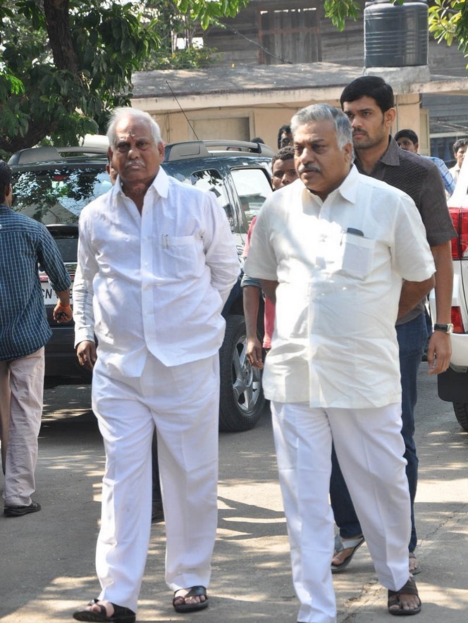 Celebs pay tributes to Nandamuri Janakiram