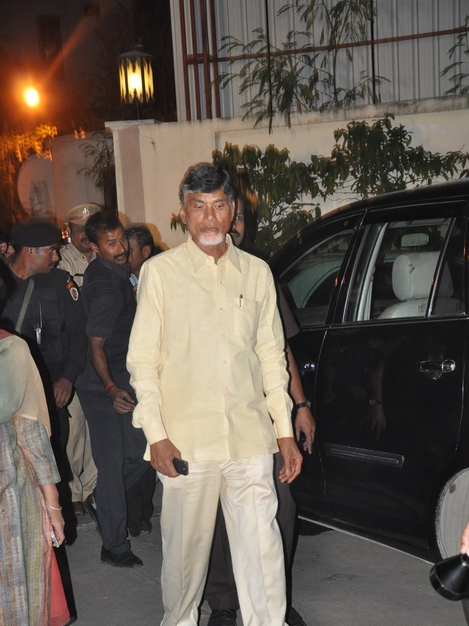 Celebs pay tributes to Nandamuri Janakiram