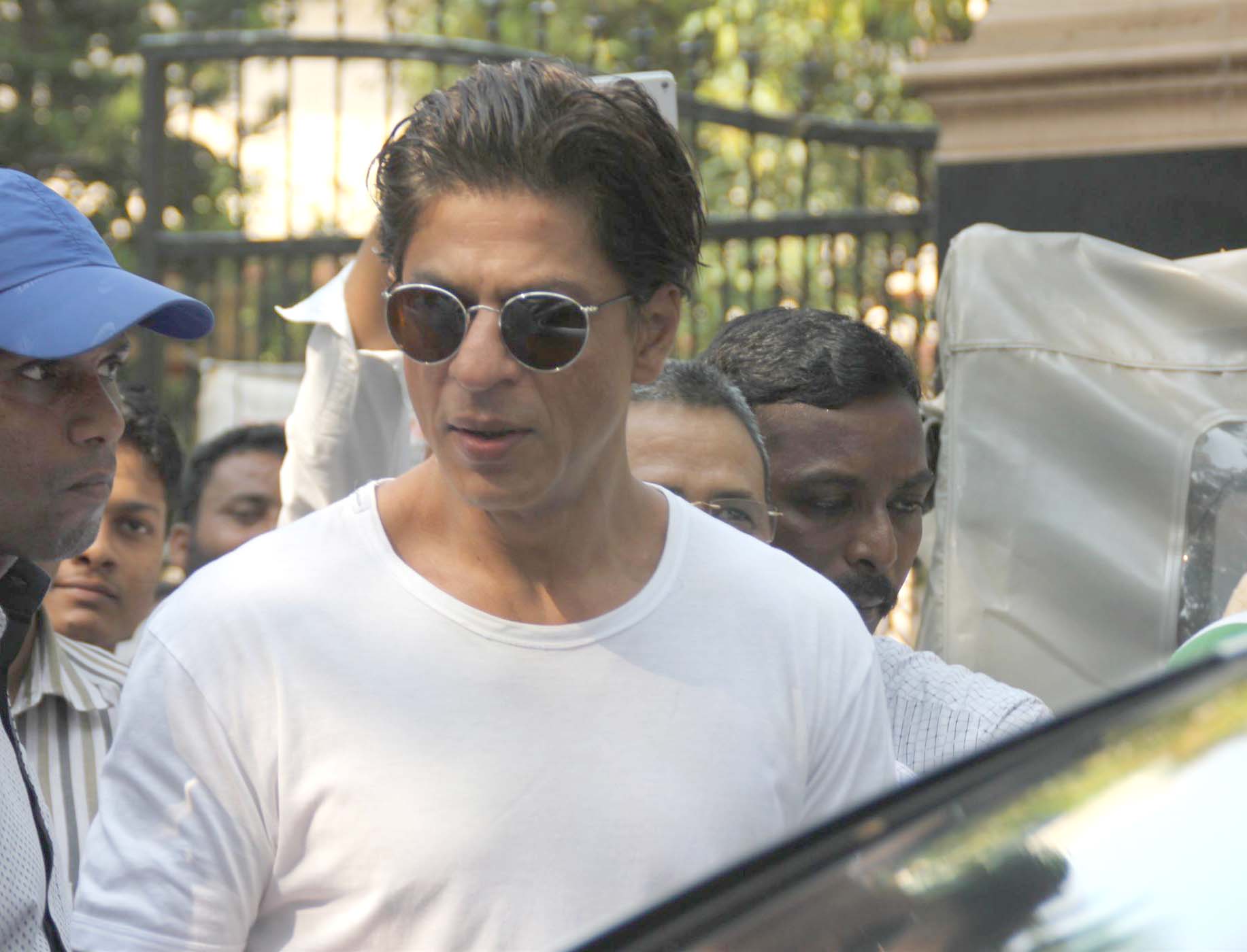 Celebs Snapped Voting For Maharashtra State Elections 2014