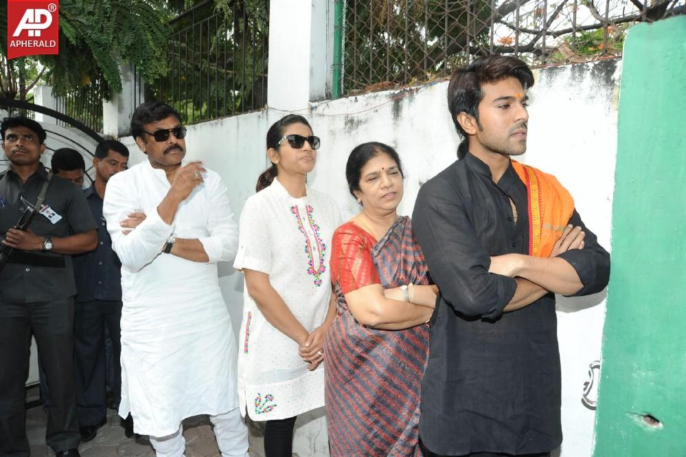 Celebs Voting in Hyderabad