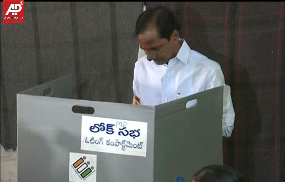 Celebs Voting in Hyderabad