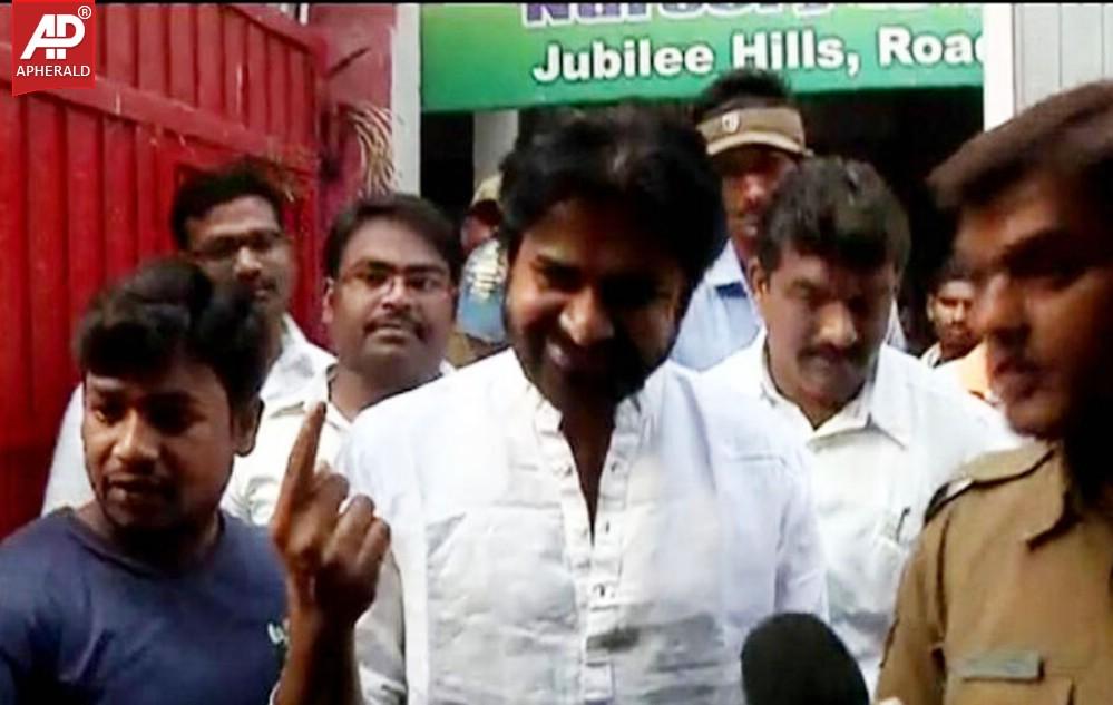 Celebs Voting in Hyderabad