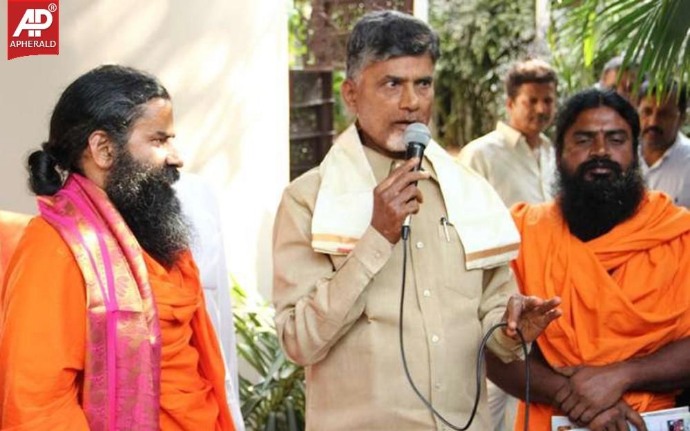 Chandrababu Naidu Mets Ramdev Baba Photos