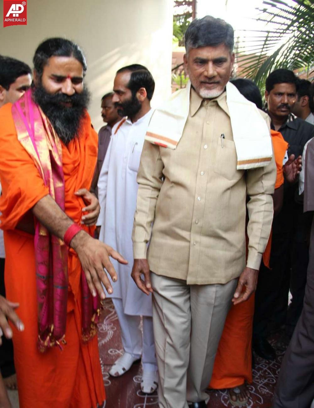 Chandrababu Naidu Mets Ramdev Baba Photos