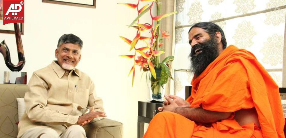 Chandrababu Naidu Mets Ramdev Baba Photos