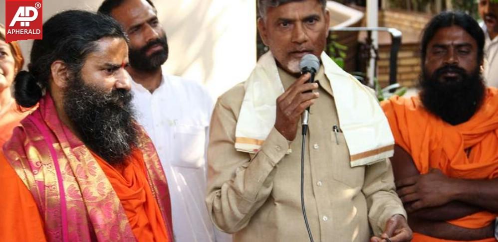 Chandrababu Naidu Mets Ramdev Baba Photos