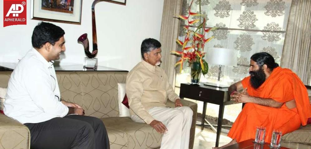 Chandrababu Naidu Mets Ramdev Baba Photos