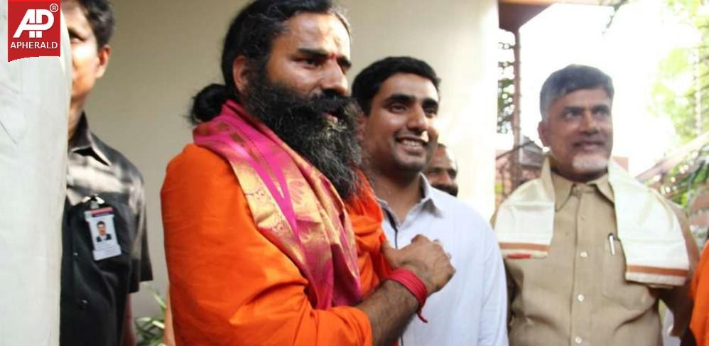 Chandrababu Naidu Mets Ramdev Baba Photos