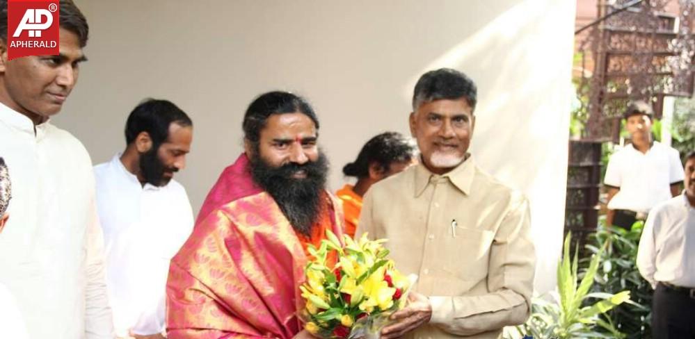 Chandrababu Naidu Mets Ramdev Baba Photos