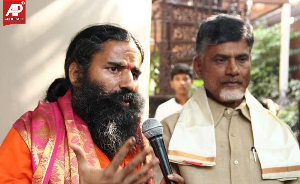 Chandrababu Naidu Mets Ramdev Baba Photos