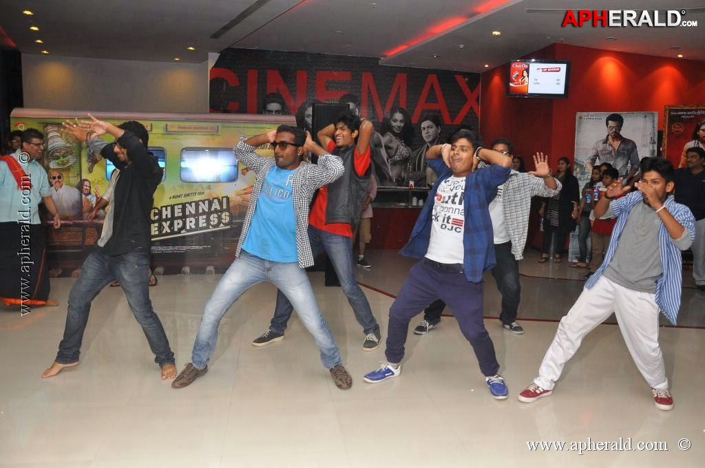 Chennai Express Movie Premier Show