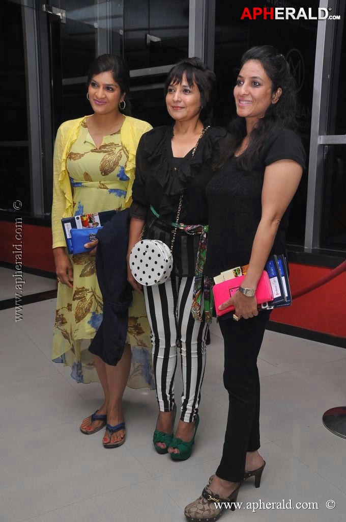 Chennai Express Movie Premier Show