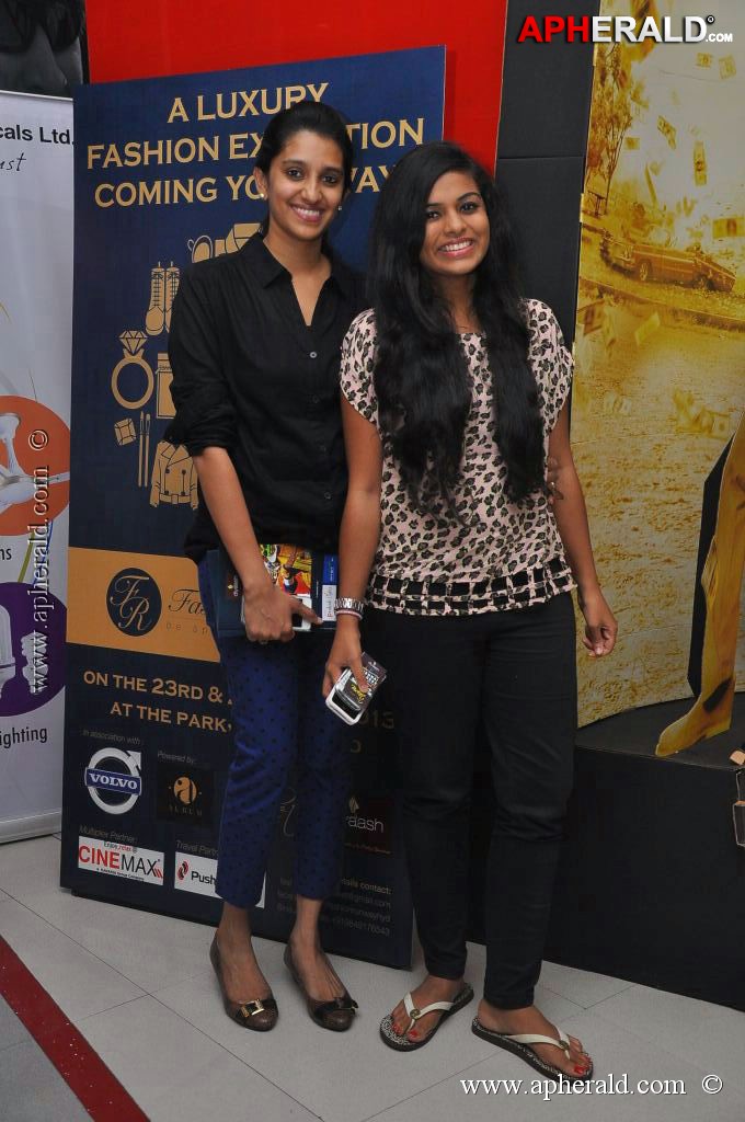 Chennai Express Movie Premier Show