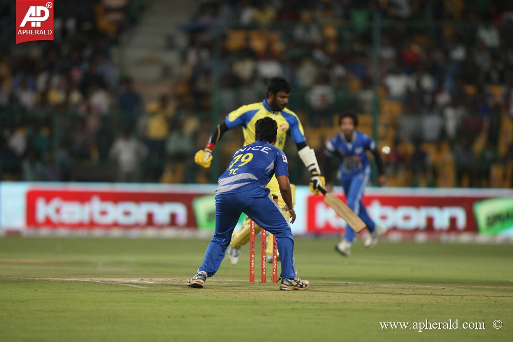 Chennai Rhinos Vs Karnataka Bulldozers Match 