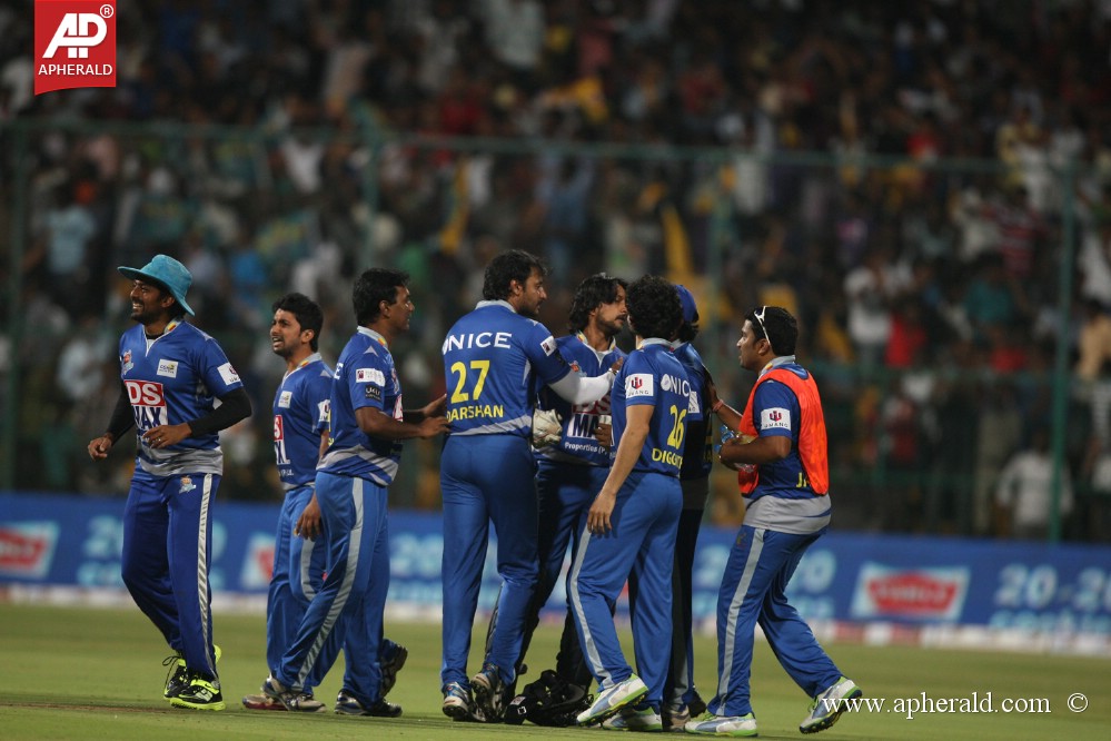 Chennai Rhinos Vs Karnataka Bulldozers Match 