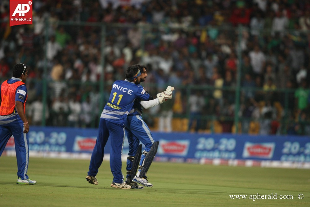 Chennai Rhinos Vs Karnataka Bulldozers Match 