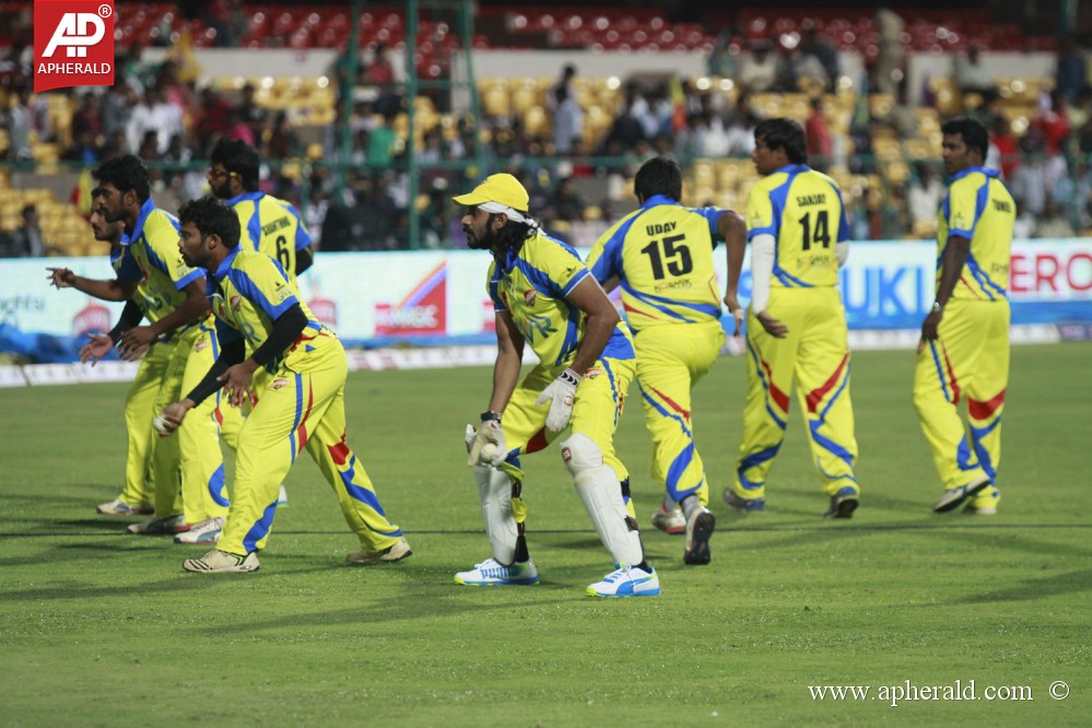 Chennai Rhinos Vs Karnataka Bulldozers Match 