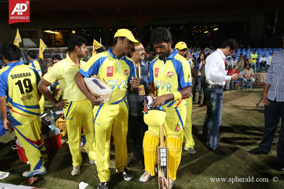 Chennai Rhinos Vs Karnataka Bulldozers Match 