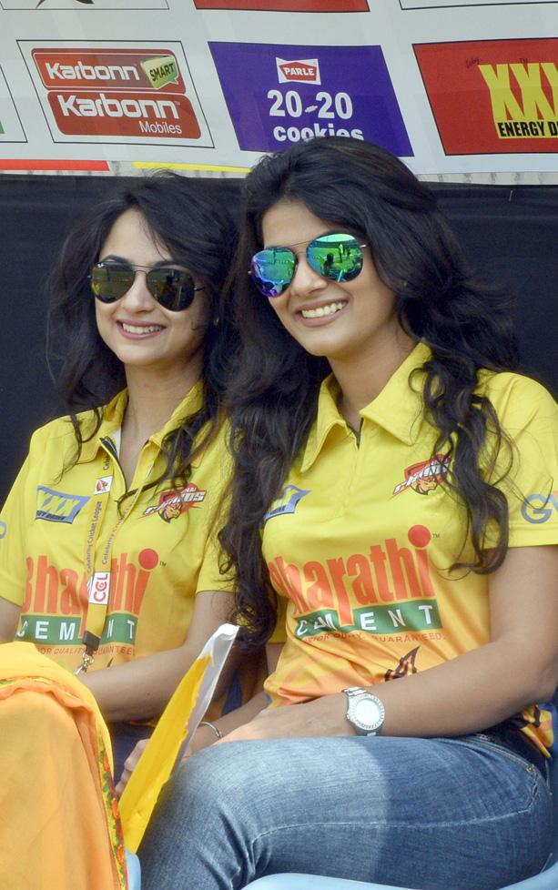 Chennai Rhinos Vs Veer Marathi Match Photos