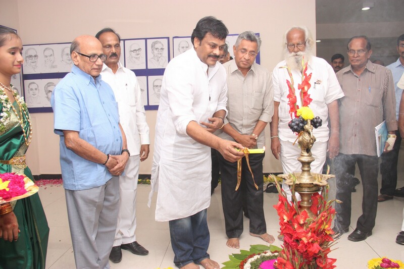 Chiranjeevi at Bapu Film Festival 2014