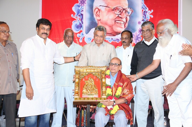 Chiranjeevi at Bapu Film Festival 2014