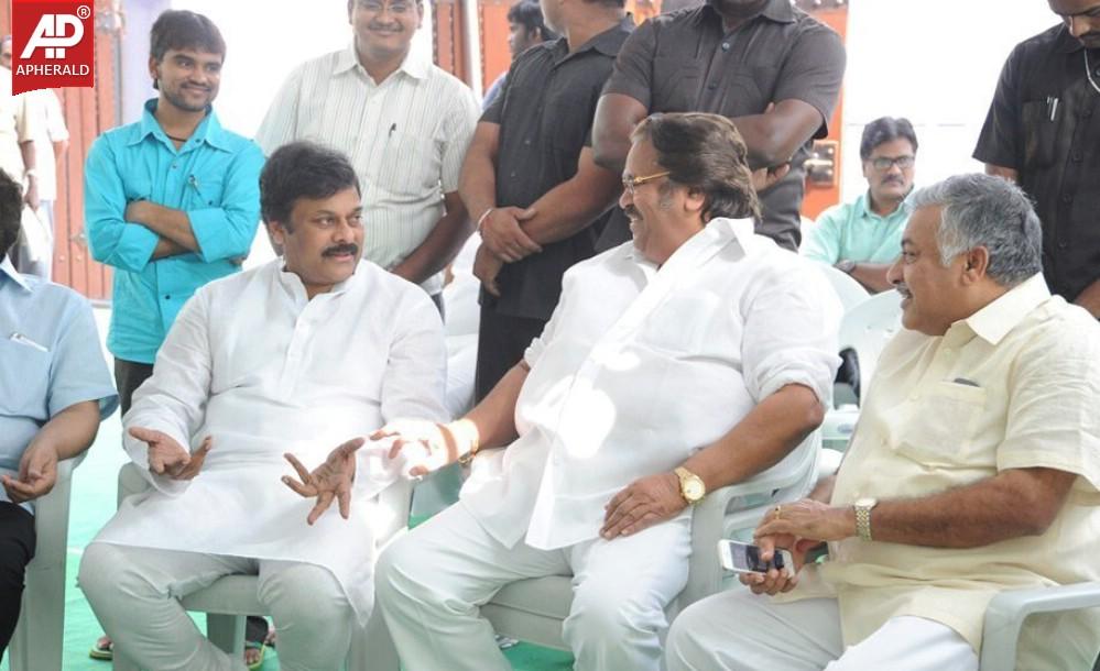 Dasari Narayana Rao and Chiru at Vadde Ramesh 1st Year Ceremony